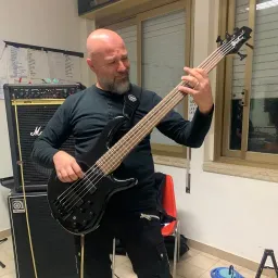 niko_bass