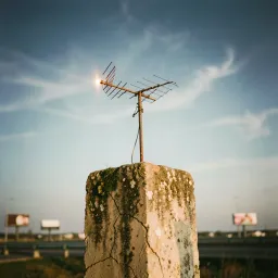 Even when the signal bends